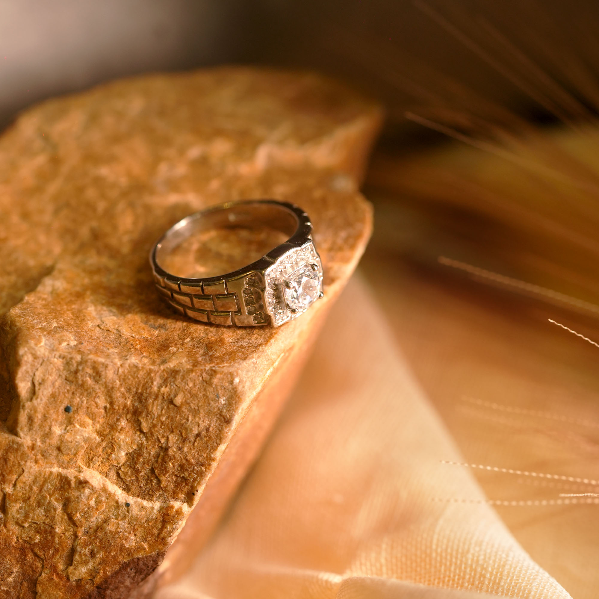 Geometric Brick Pattern Solitaire Silver Ring 2