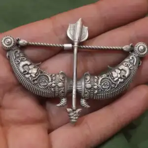 Vijay Dhanush-Baan Brooch in 925 Silver – Oxidized Finish